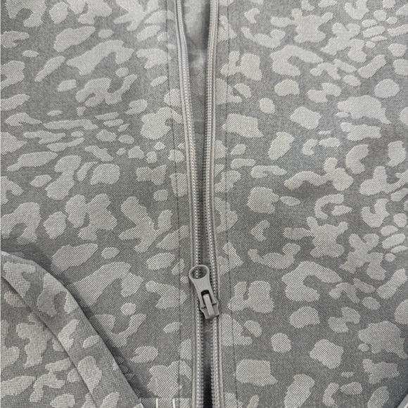 Women’s Forever 21 activewear jacket. Used one time. Grey cheetah print! - Picture 5 of 5